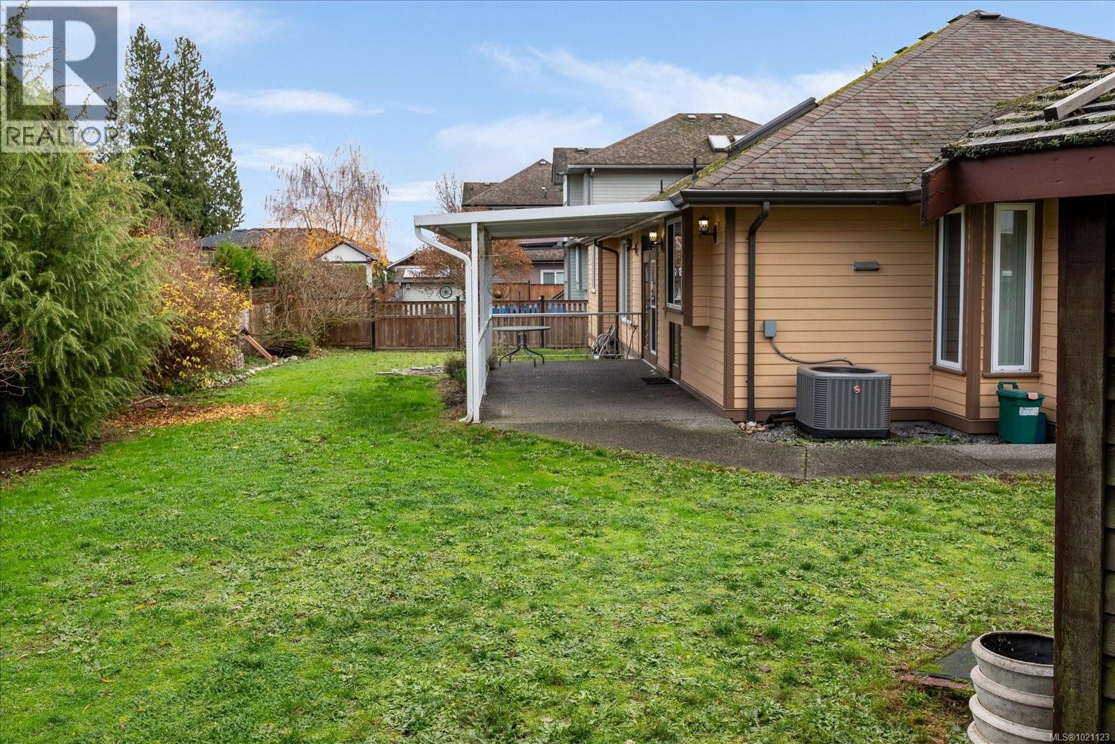 310 Holland Creek Pl, Ladysmith