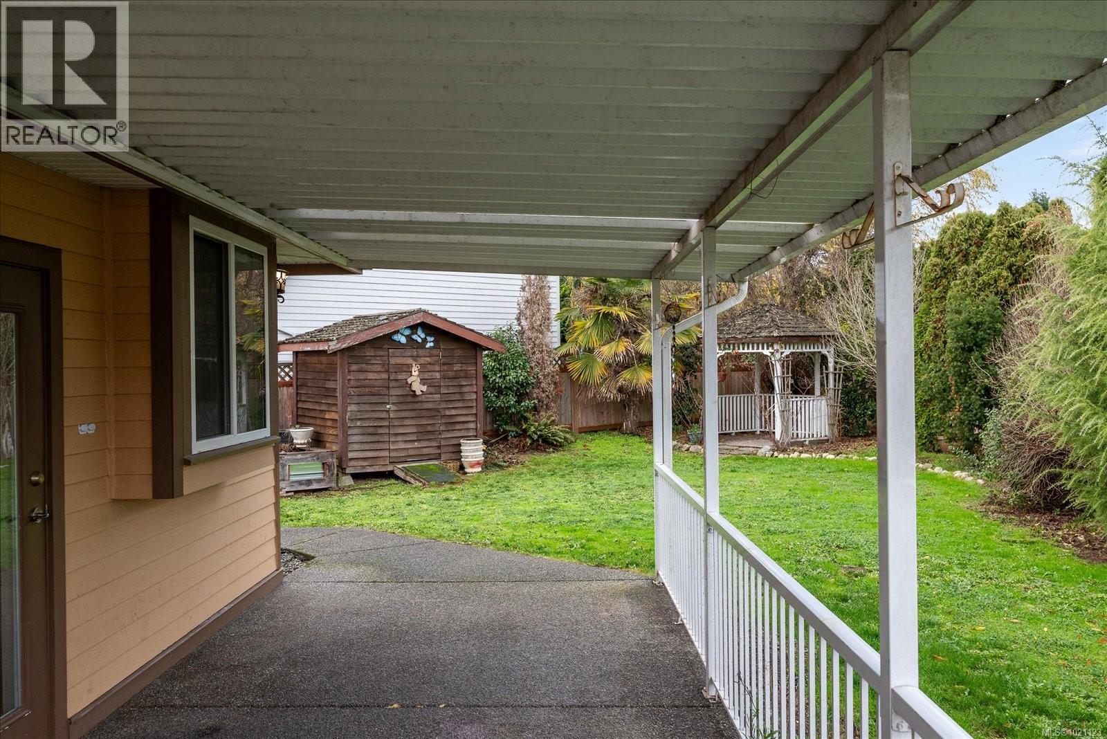 310 Holland Creek Pl, Ladysmith