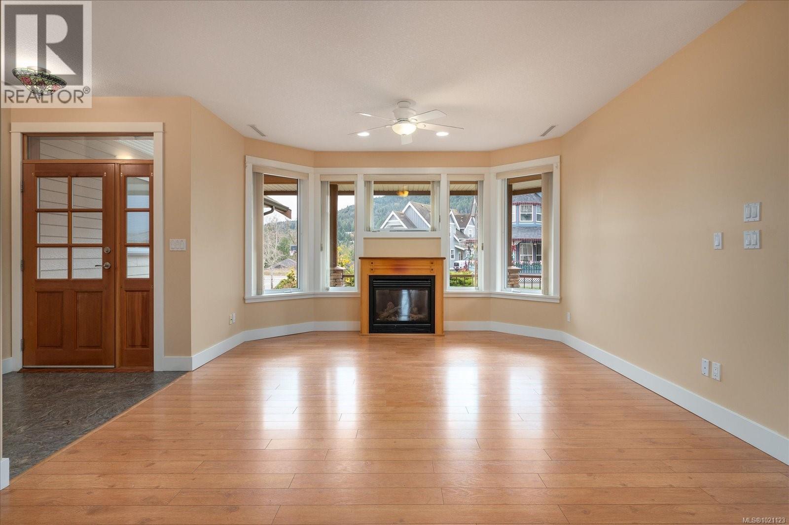 310 Holland Creek Pl, Ladysmith