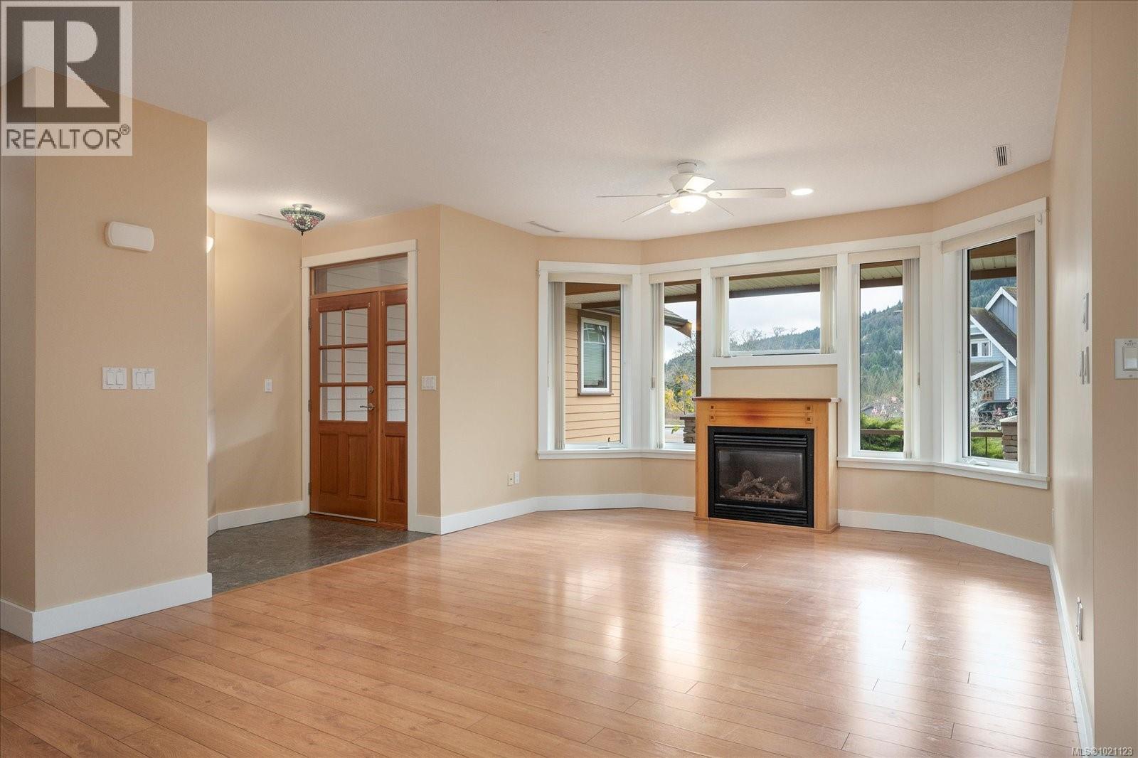 310 Holland Creek Pl, Ladysmith