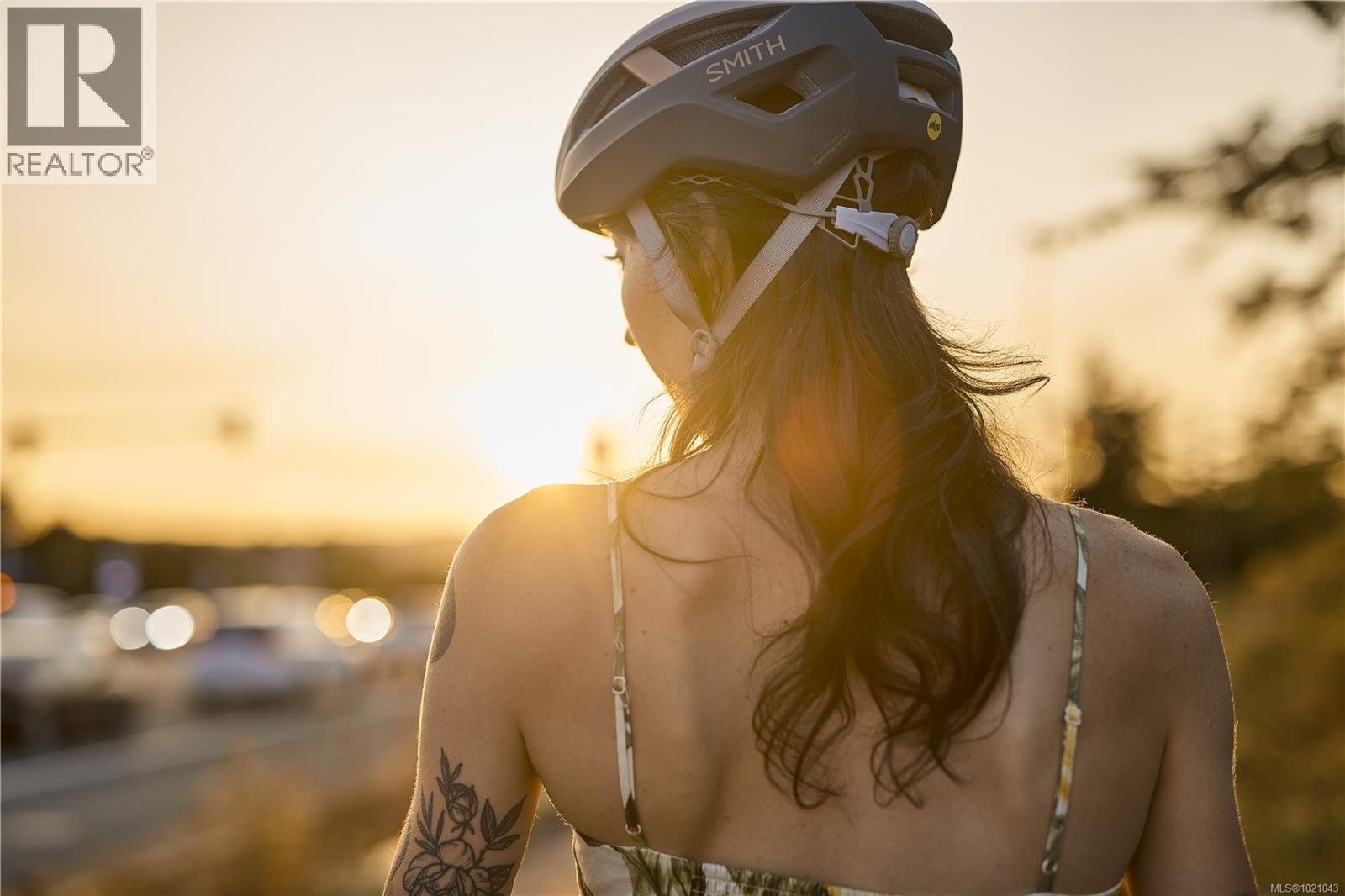 201 1075 Tillicum Rd, Esquimalt