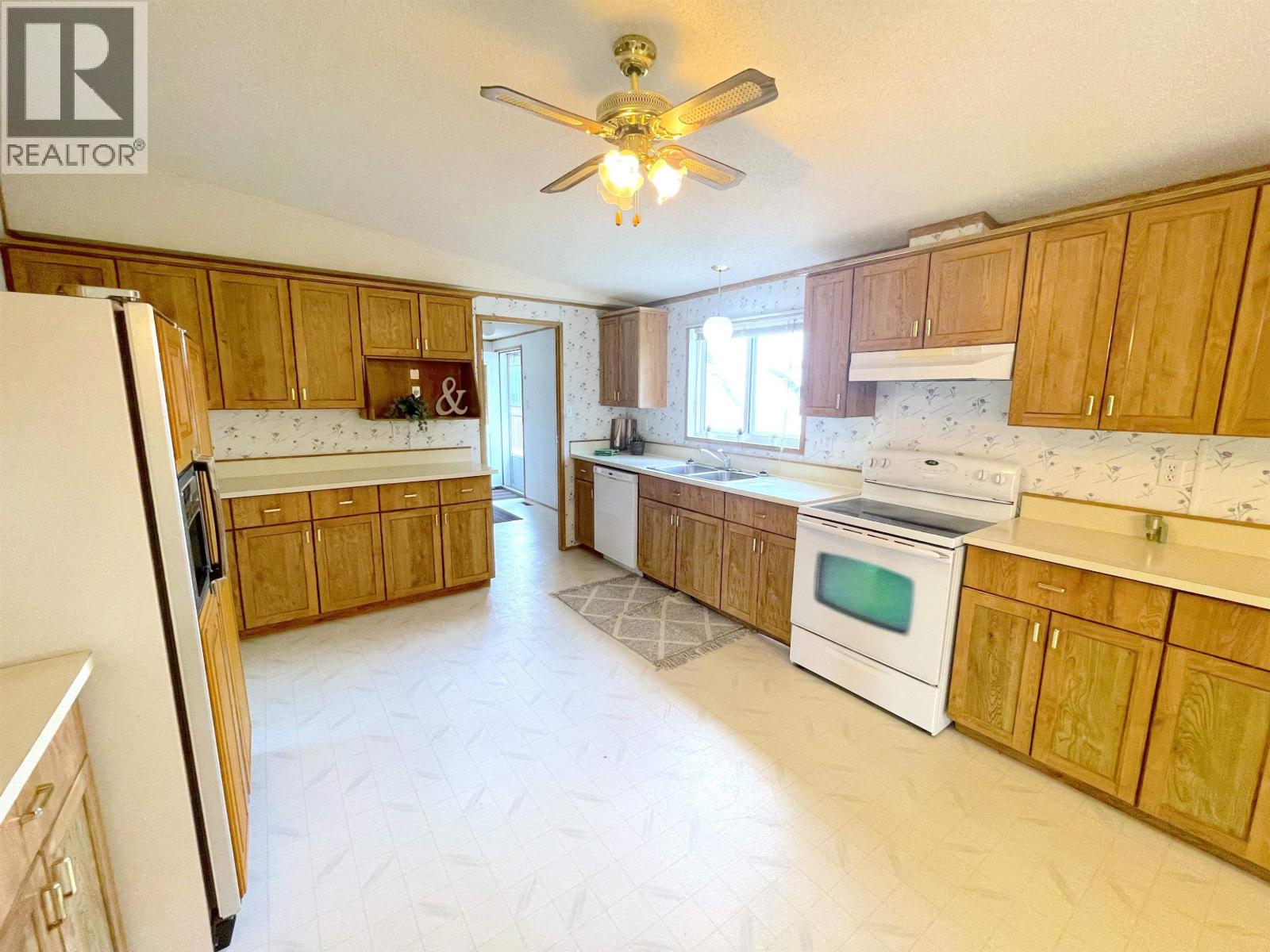 6396 DAISY AVENUE, Fort St. John