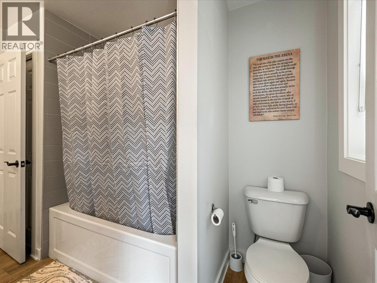 32 1400 PARK STREET, Pemberton