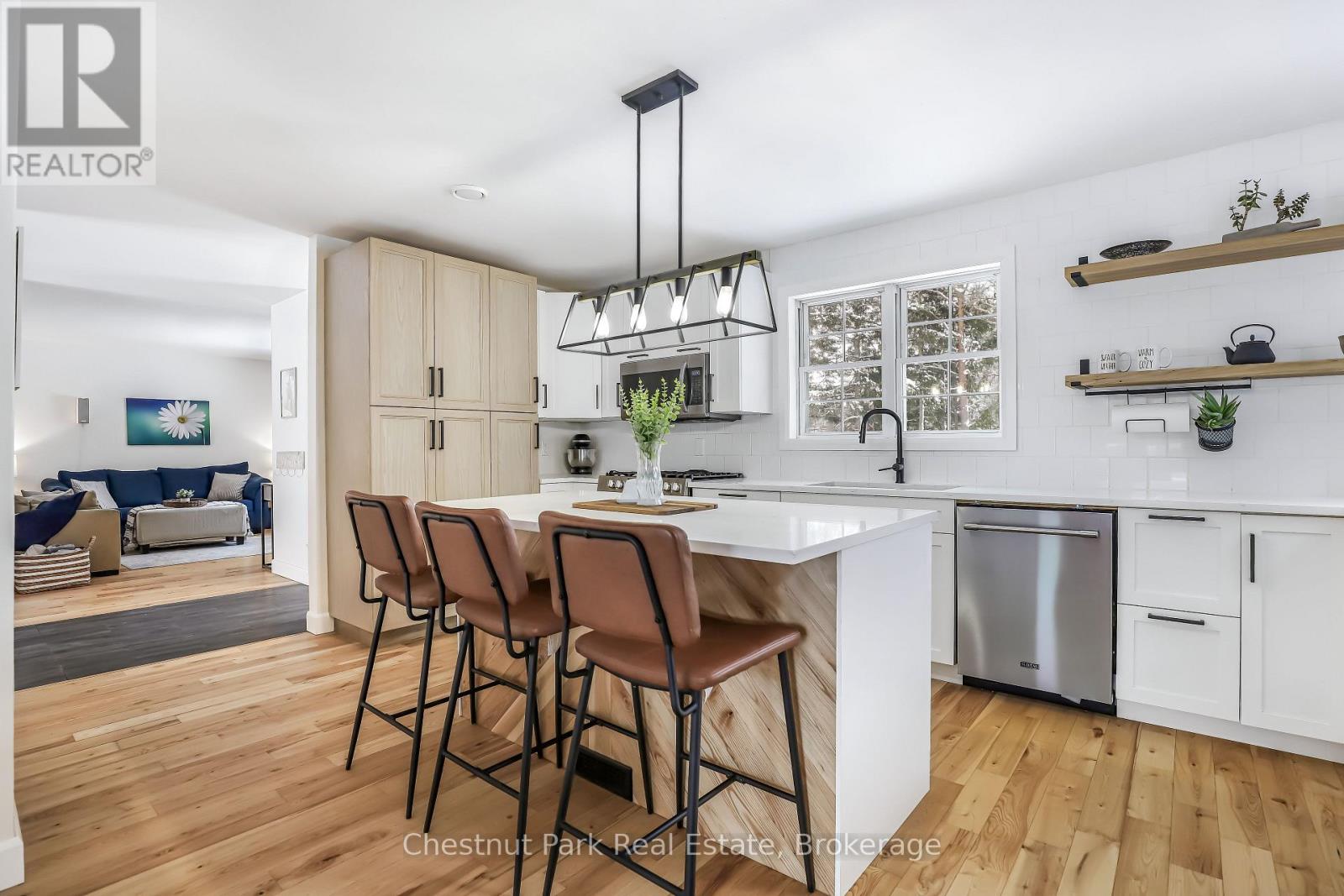 9 MAPLE DRIVE - 25