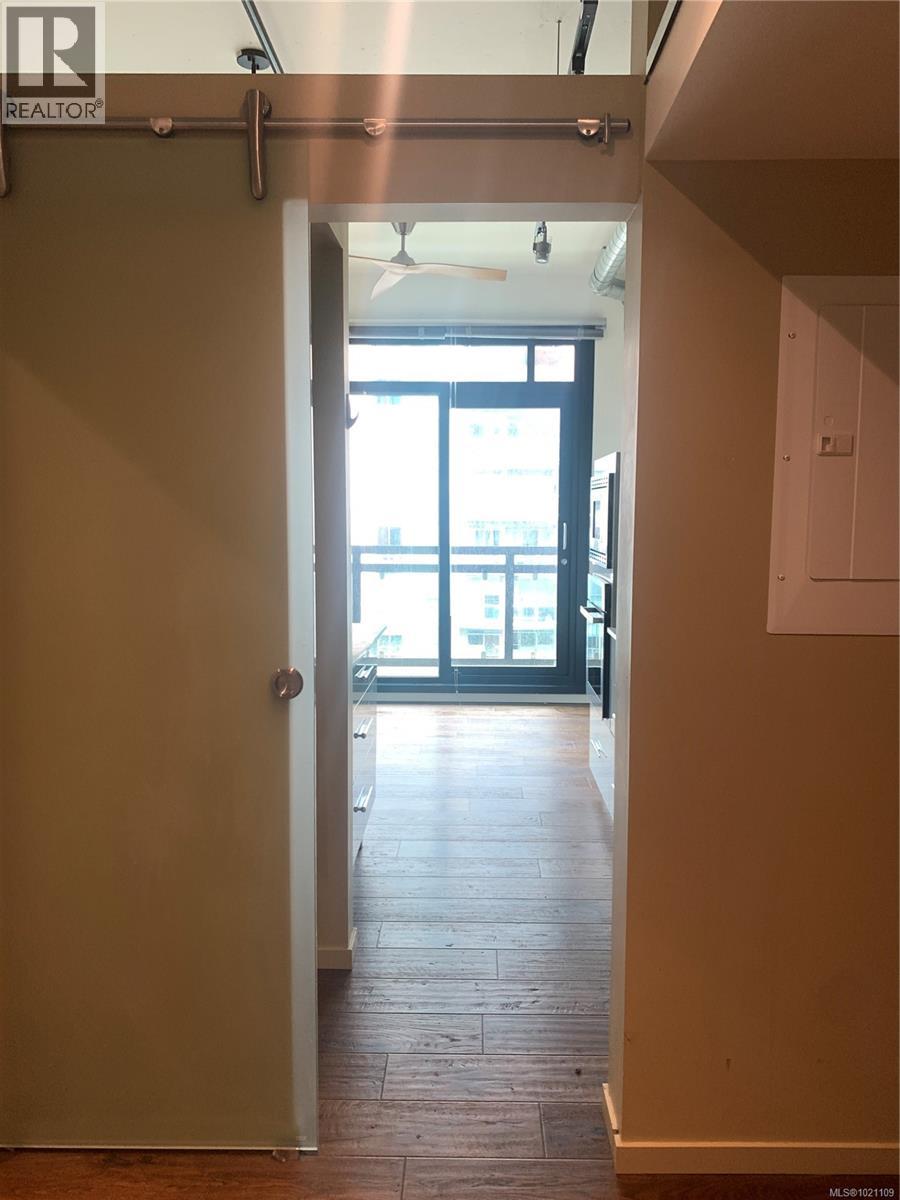 609 1029 View Street North, Victoria