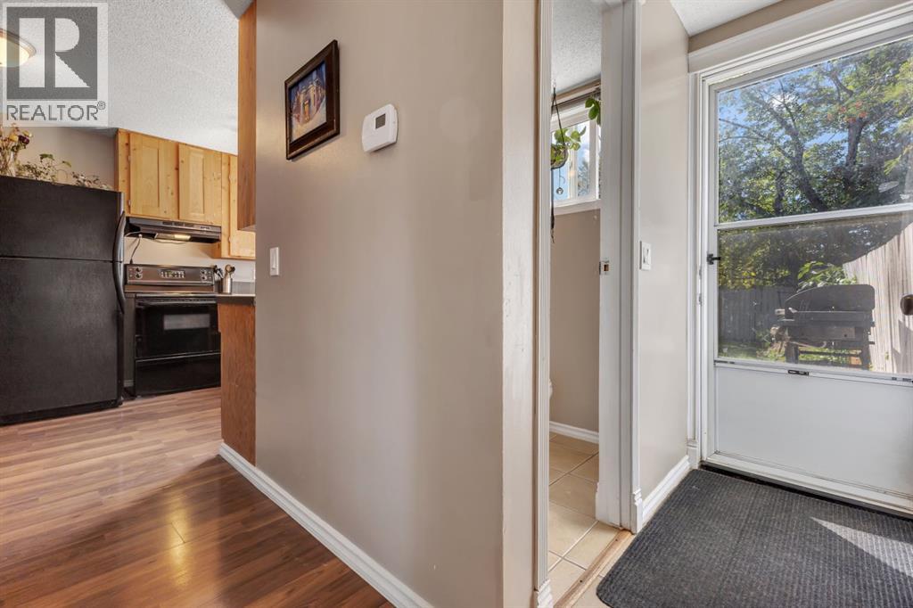 Single Family House for Sale in  Pennsburg Way SE Penbrooke Meadows Calgary 