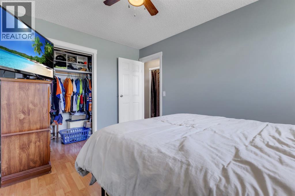 Single Family House for Sale in  Pennsburg Way SE Penbrooke Meadows Calgary 