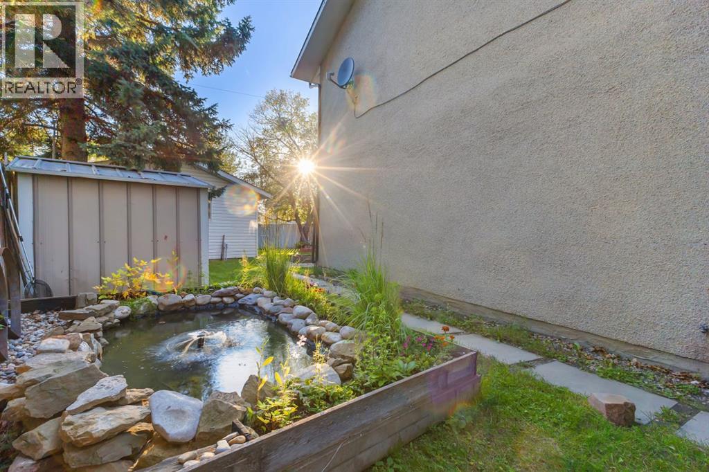 Single Family House for Sale in  Pennsburg Way SE Penbrooke Meadows Calgary 