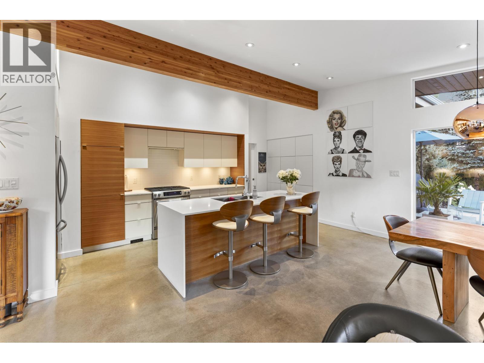 1023 JAY CRESCENT, Squamish