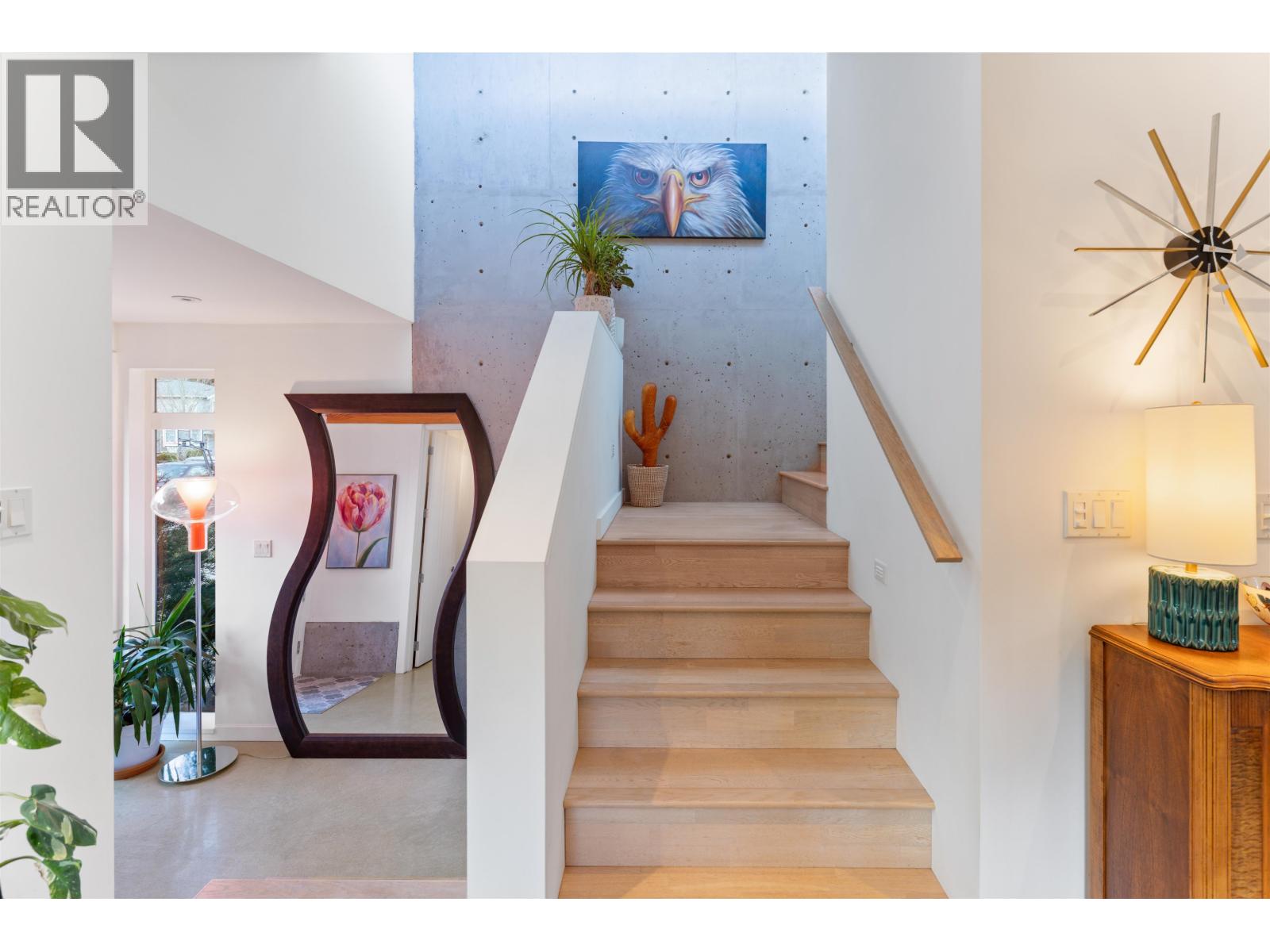 1023 JAY CRESCENT, Squamish