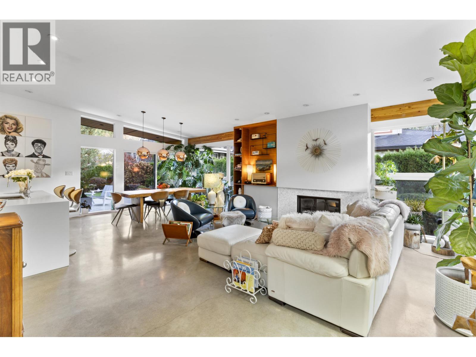 1023 JAY CRESCENT, Squamish