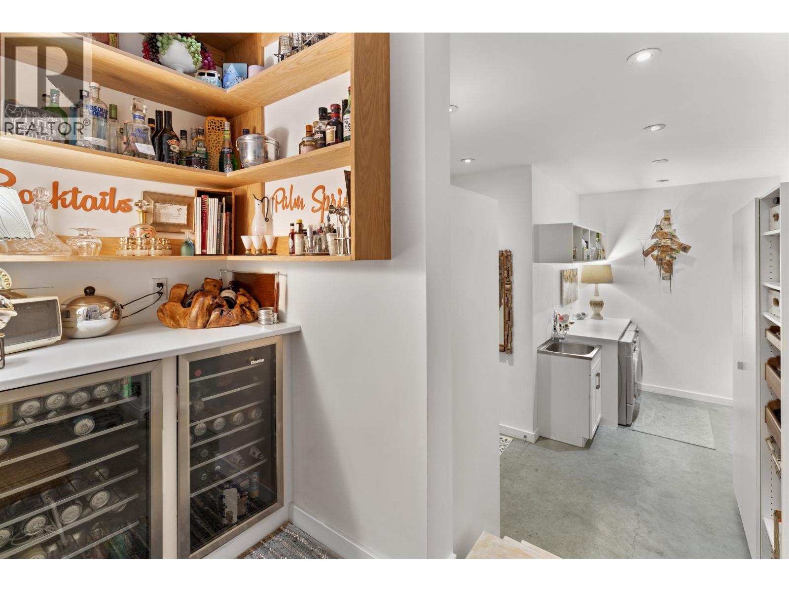 1023 JAY CRESCENT, Squamish