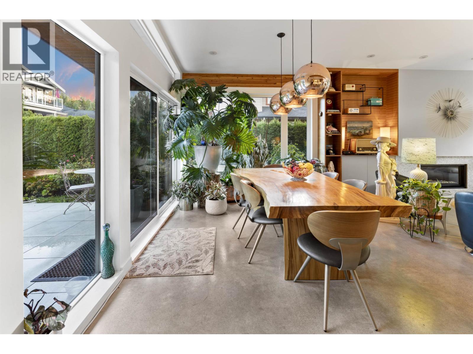 1023 JAY CRESCENT, Squamish