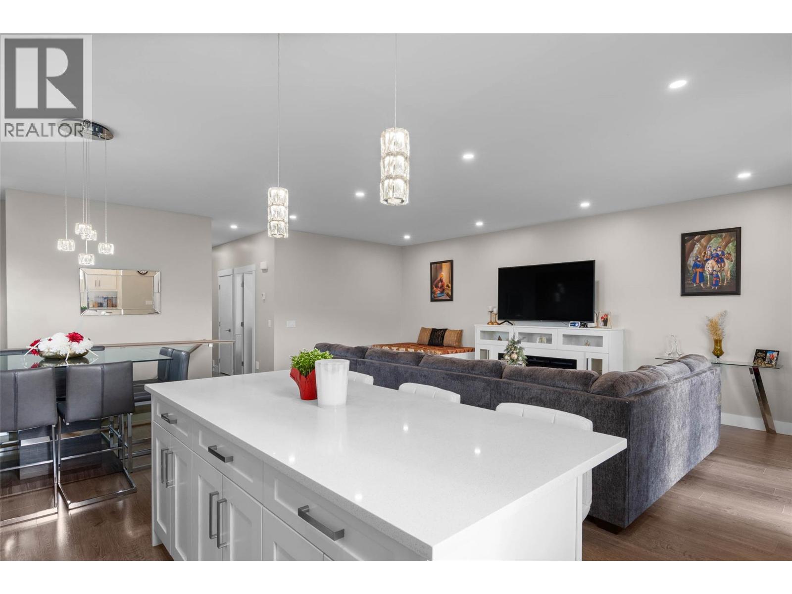 969 LETHBRIDGE Avenue, Kamloops