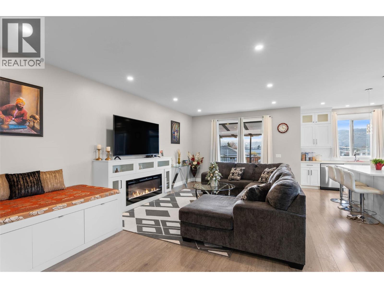 969 LETHBRIDGE Avenue, Kamloops