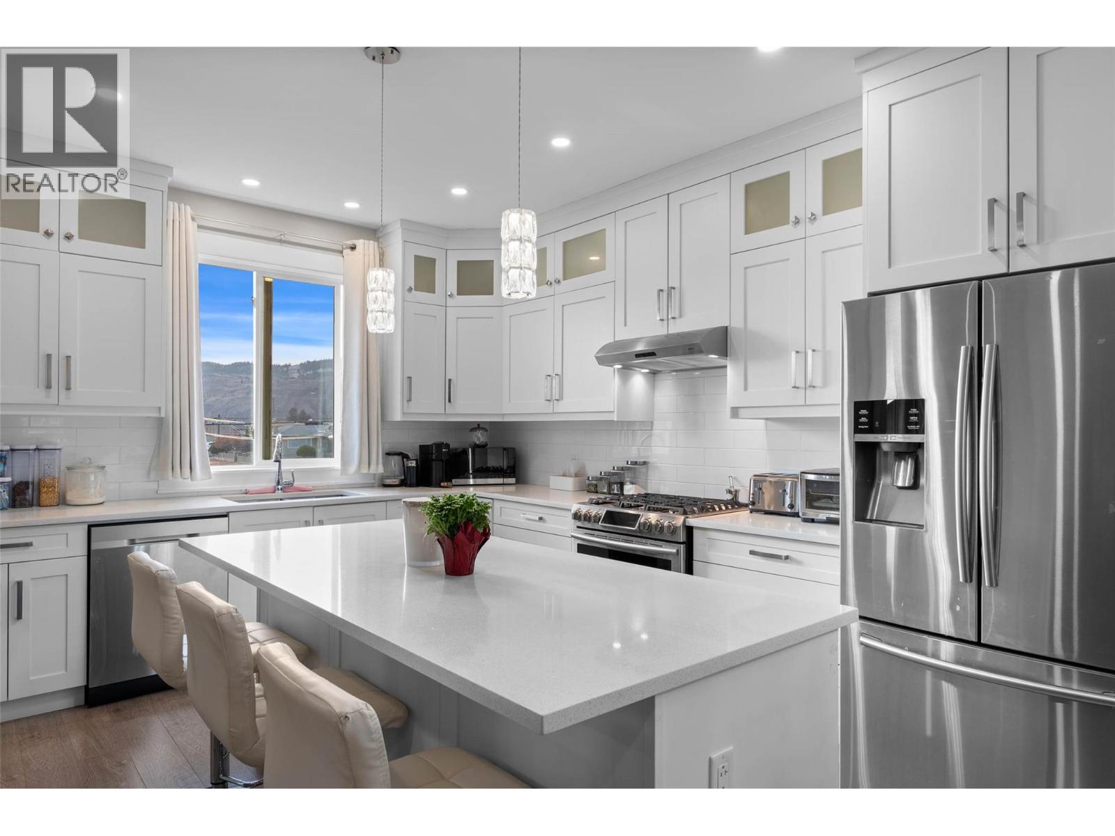 969 LETHBRIDGE Avenue, Kamloops