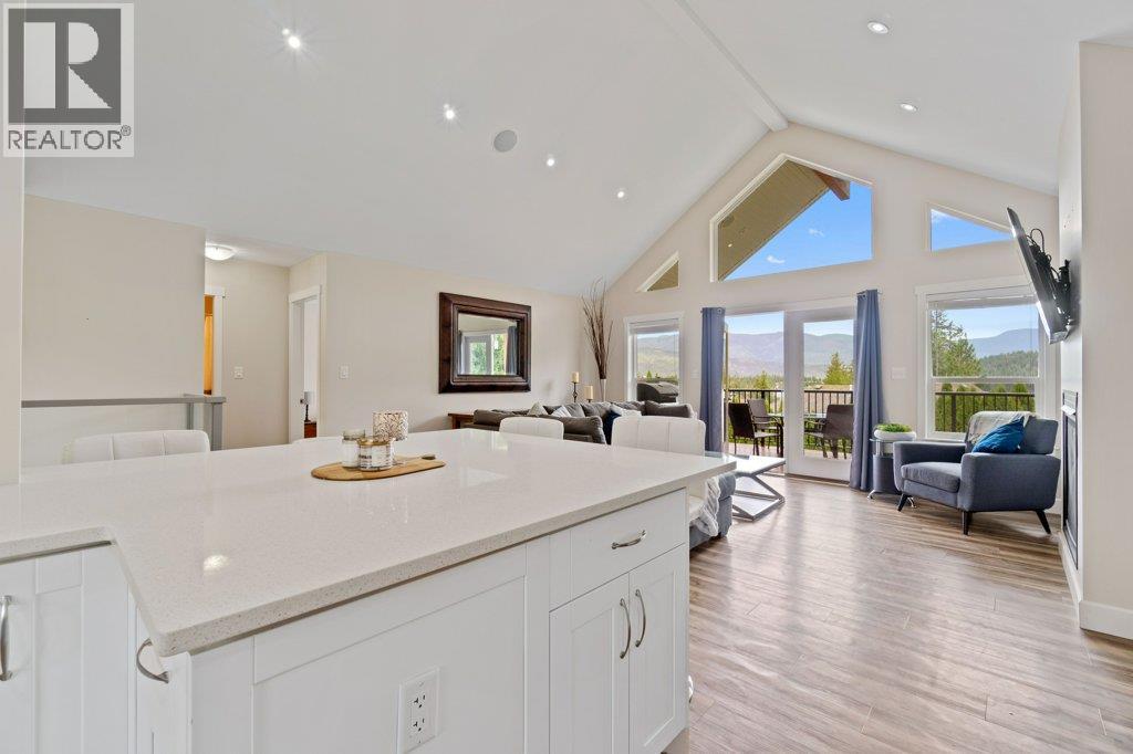  2421 Sunrise Boulevard, Blind Bay