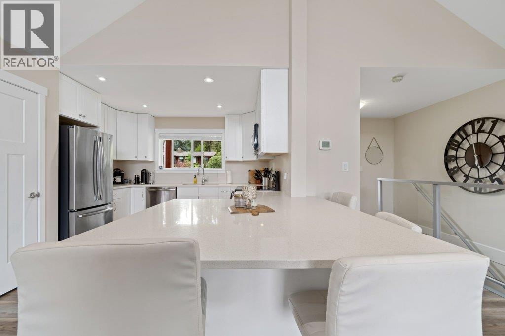  2421 Sunrise Boulevard, Blind Bay