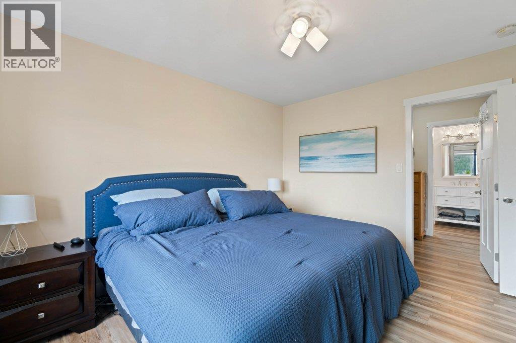  2421 Sunrise Boulevard, Blind Bay