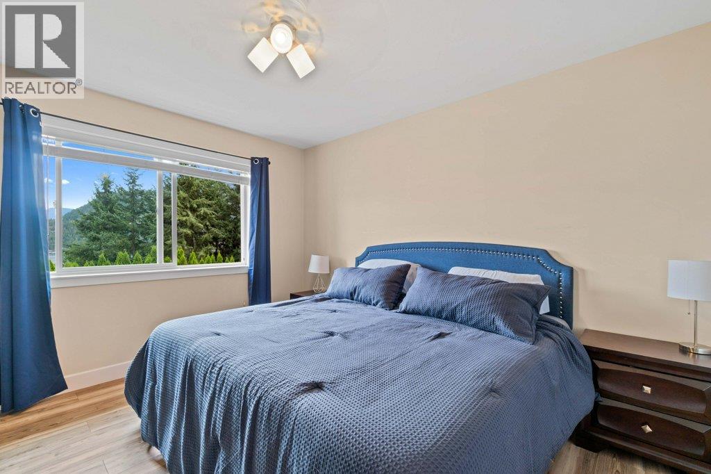  2421 Sunrise Boulevard, Blind Bay