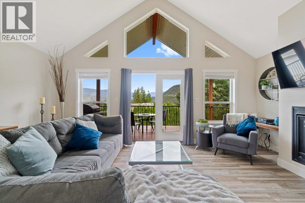  2421 Sunrise Boulevard, Blind Bay