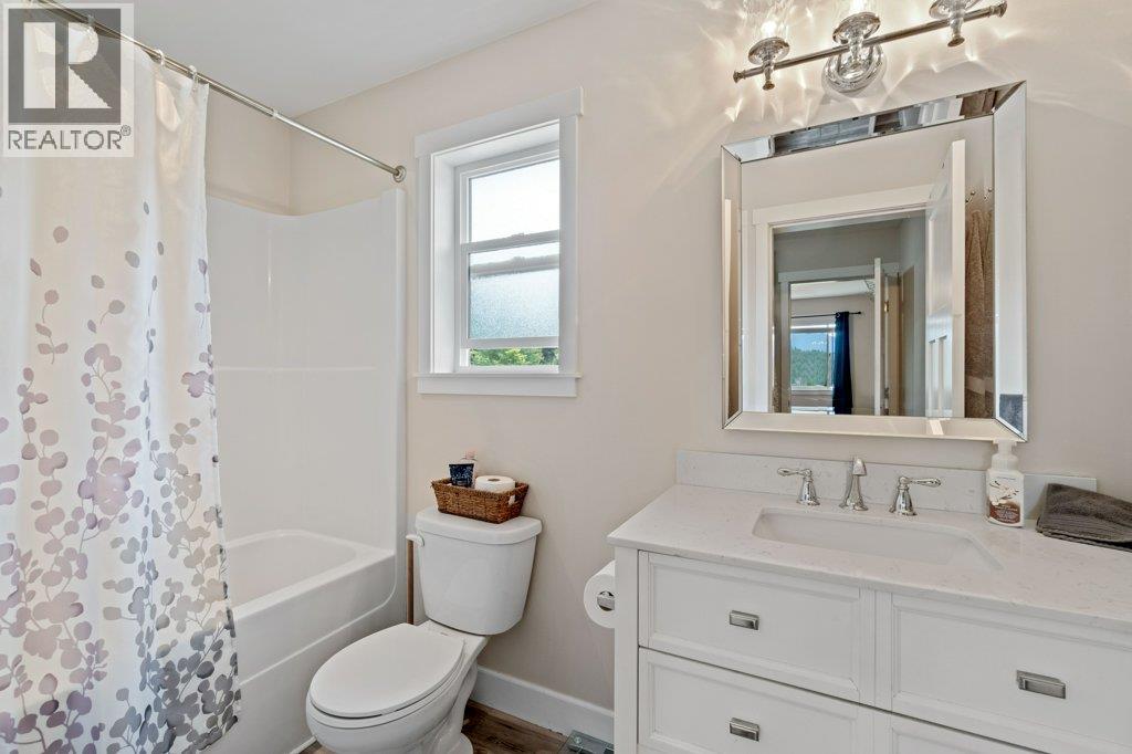  2421 Sunrise Boulevard, Blind Bay