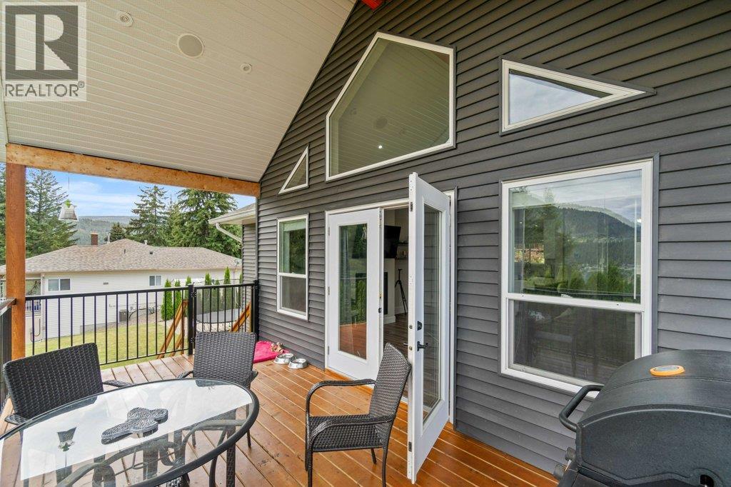  2421 Sunrise Boulevard, Blind Bay