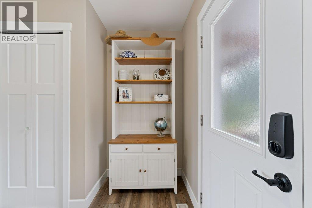  2421 Sunrise Boulevard, Blind Bay