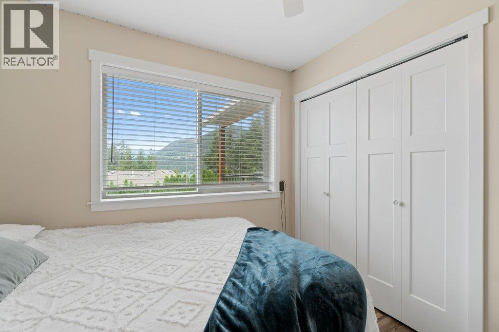  2421 Sunrise Boulevard, Blind Bay