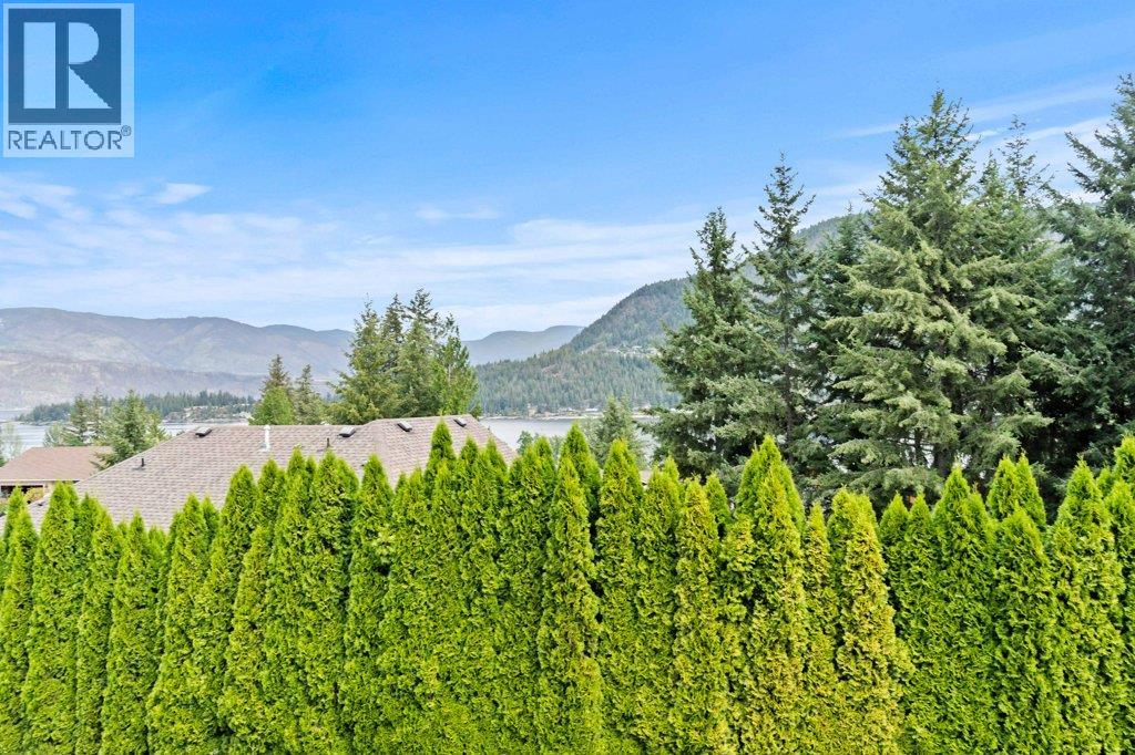  2421 Sunrise Boulevard, Blind Bay