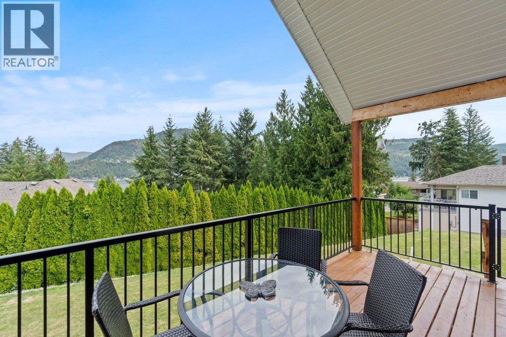  2421 Sunrise Boulevard, Blind Bay