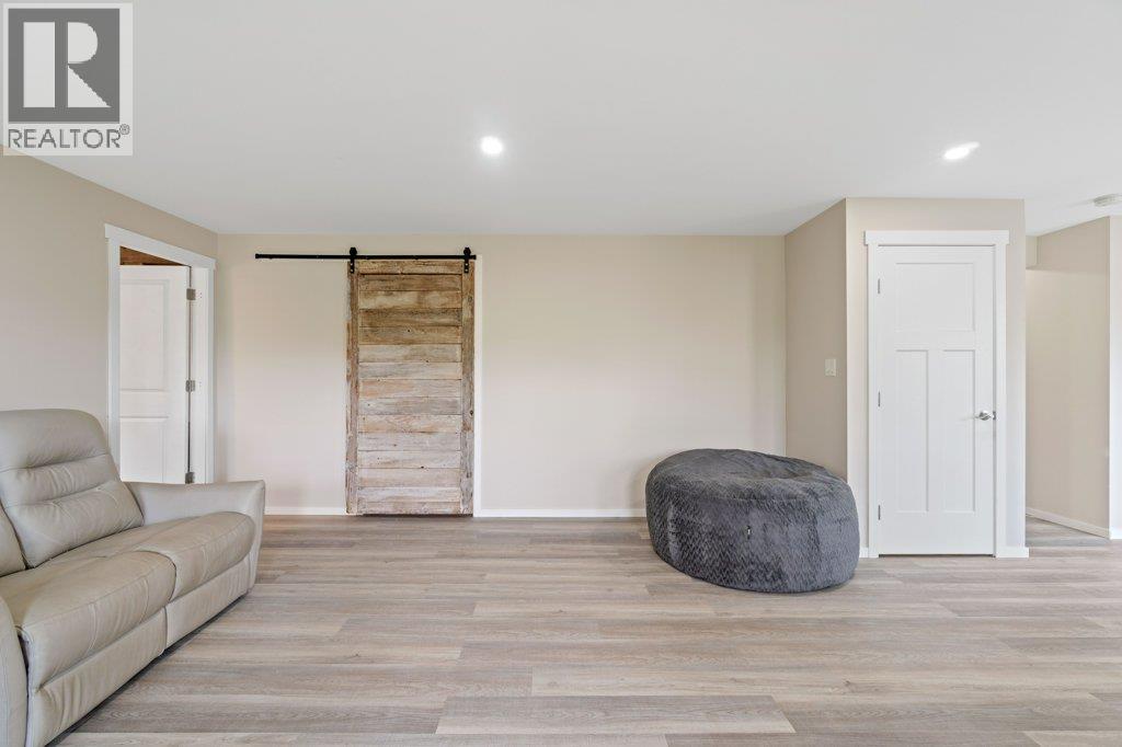  2421 Sunrise Boulevard, Blind Bay