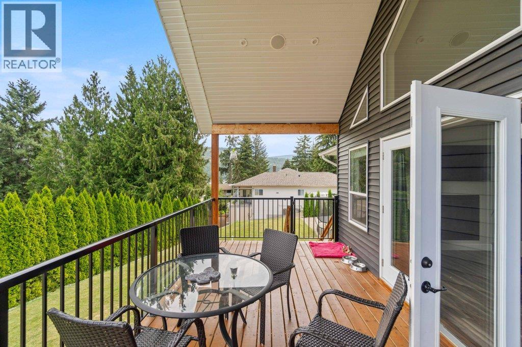  2421 Sunrise Boulevard, Blind Bay