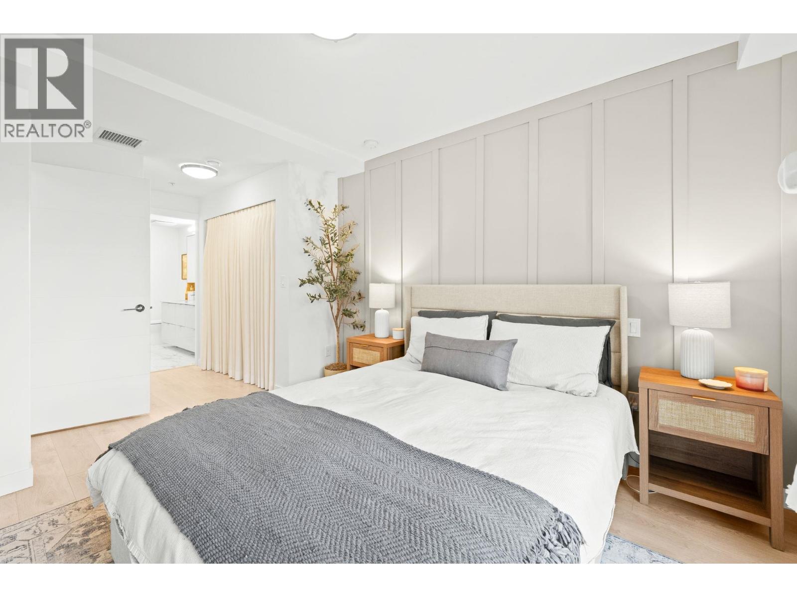 TH8 108 E 8TH STREET, North Vancouver