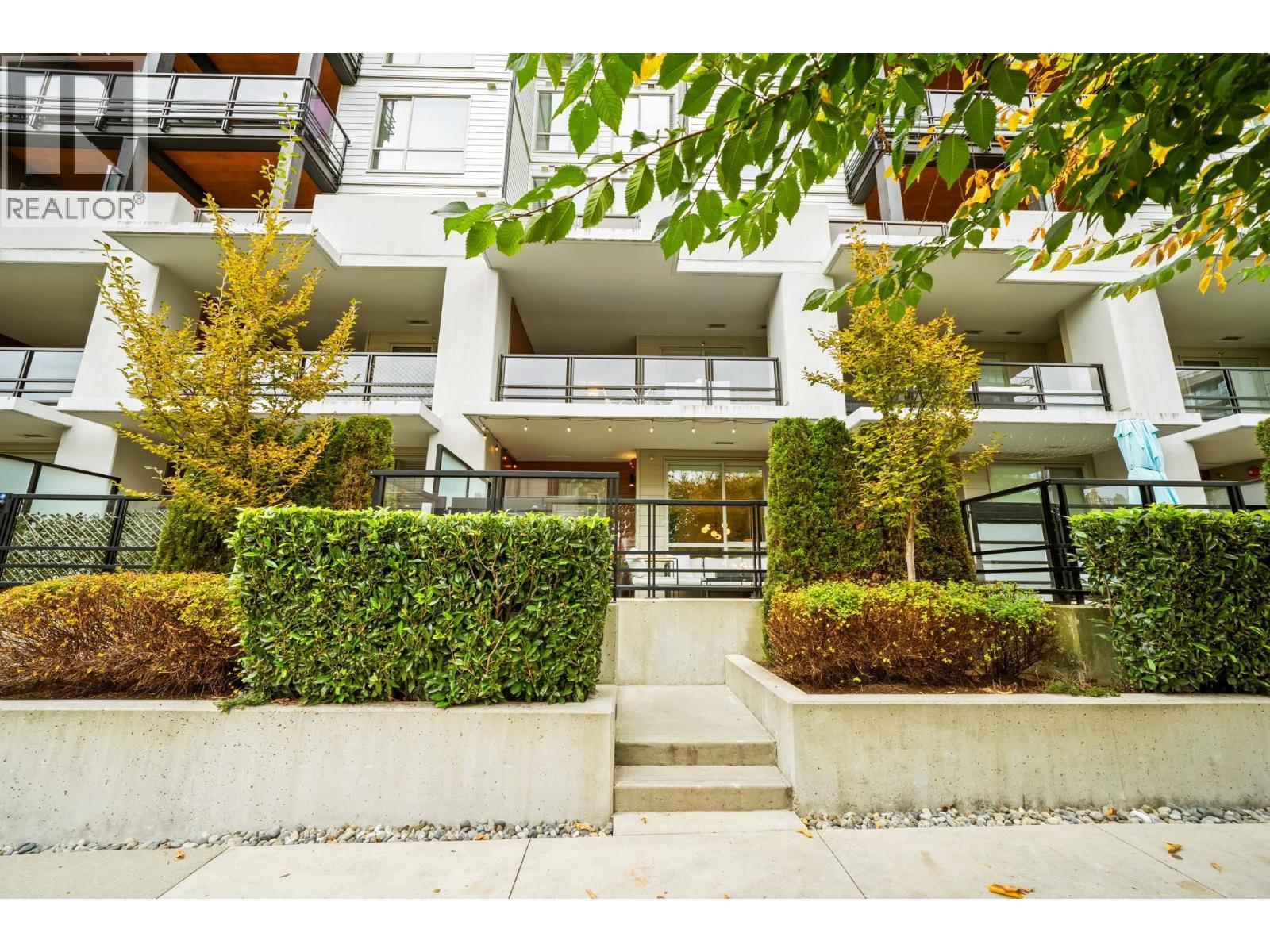 TH8 108 E 8TH STREET, North Vancouver