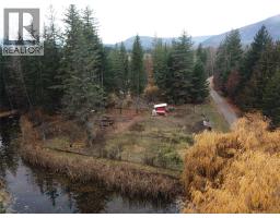 2pc Ensuite bath - 2550 Cody Road, Magna Bay, BC V0E1M7 Photo 6