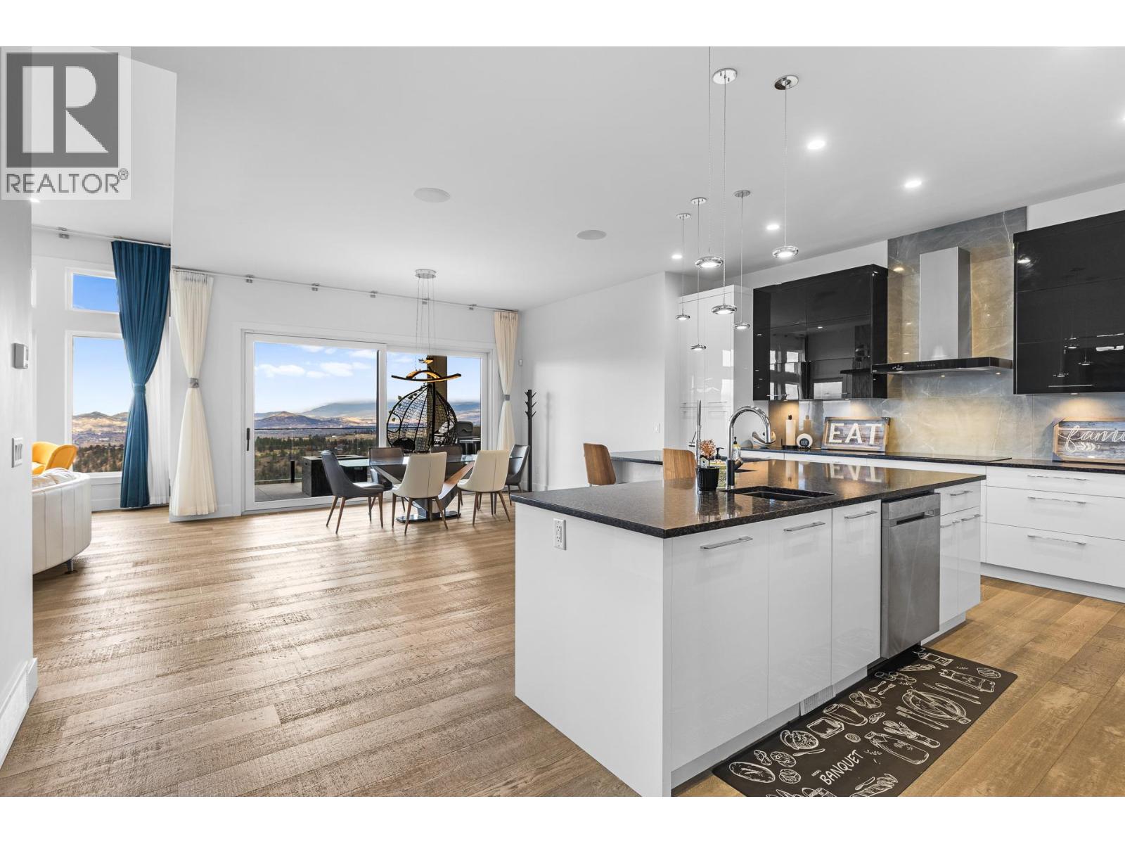  1068 Clarance Avenue, Kelowna