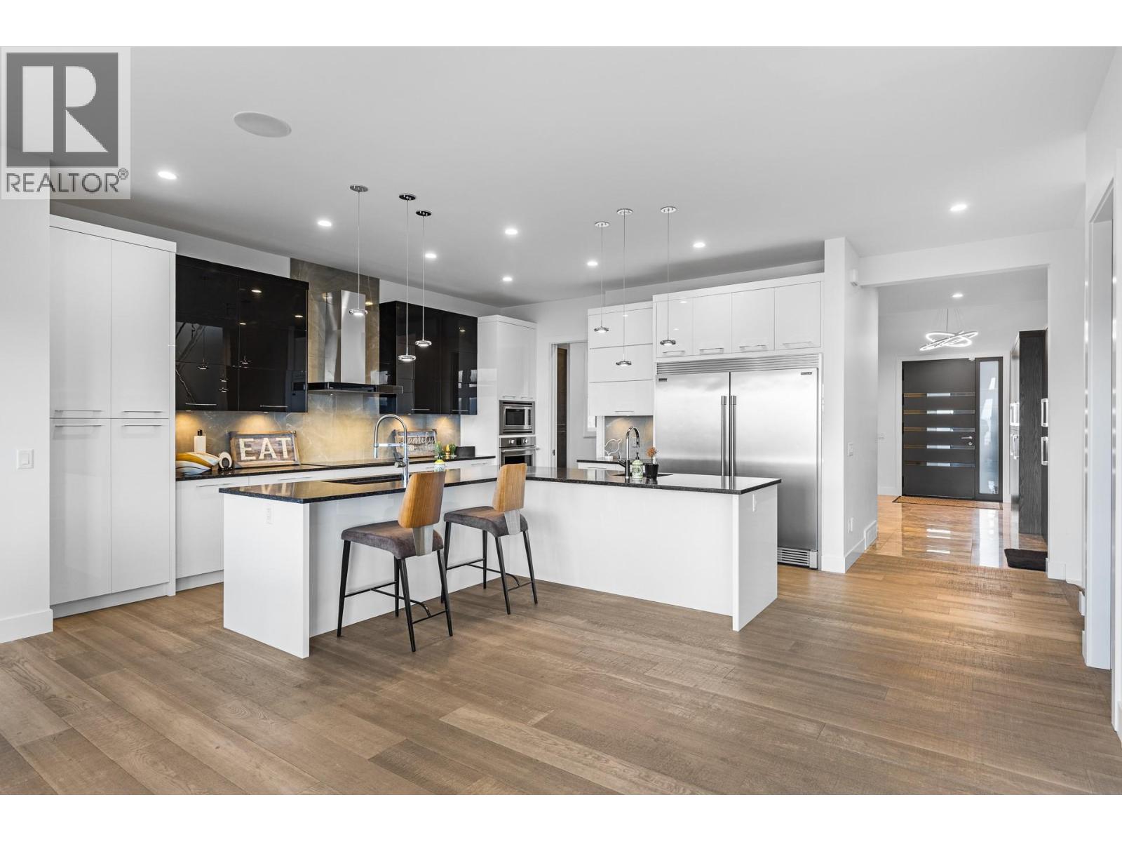  1068 Clarance Avenue, Kelowna