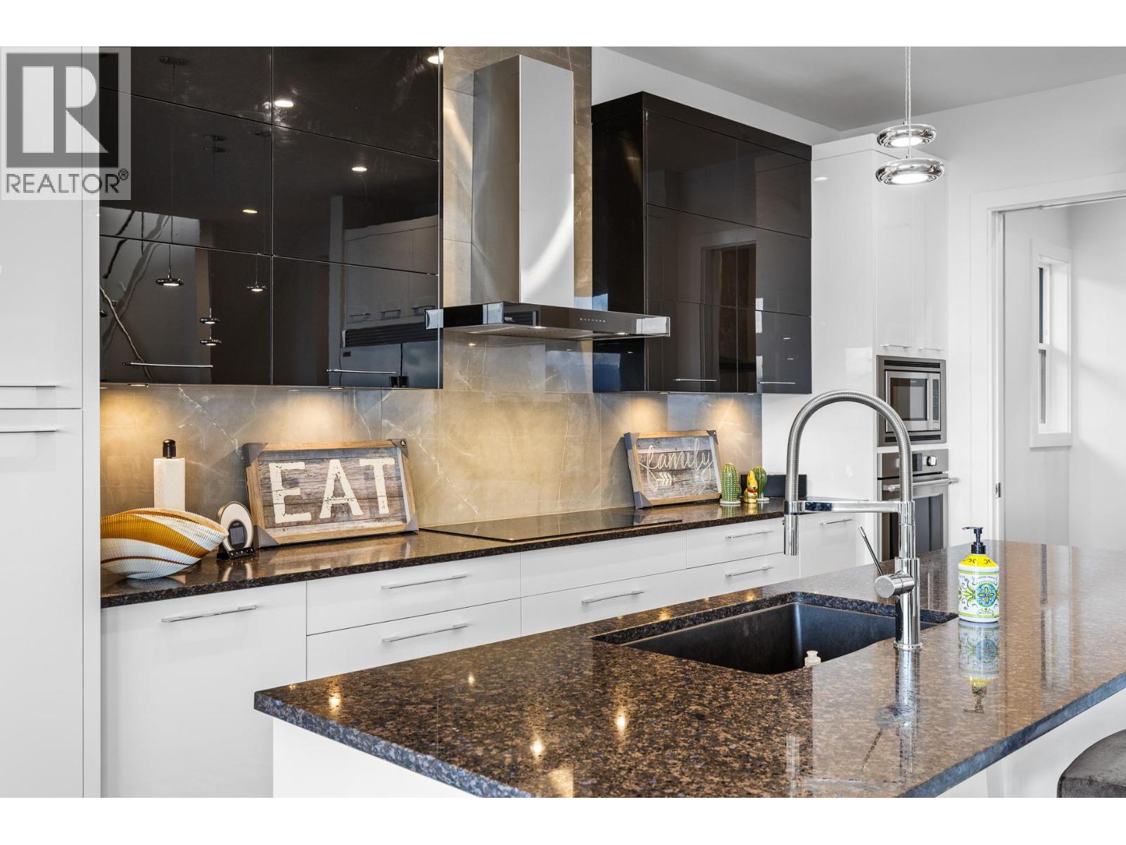  1068 Clarance Avenue, Kelowna