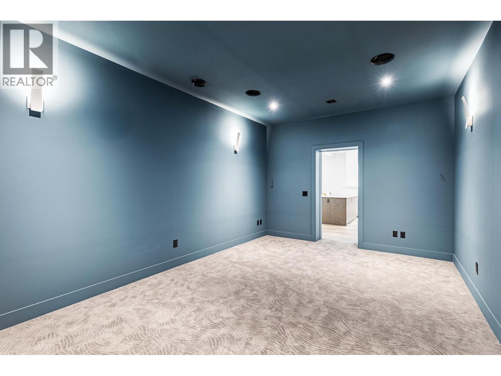  1068 Clarance Avenue, Kelowna