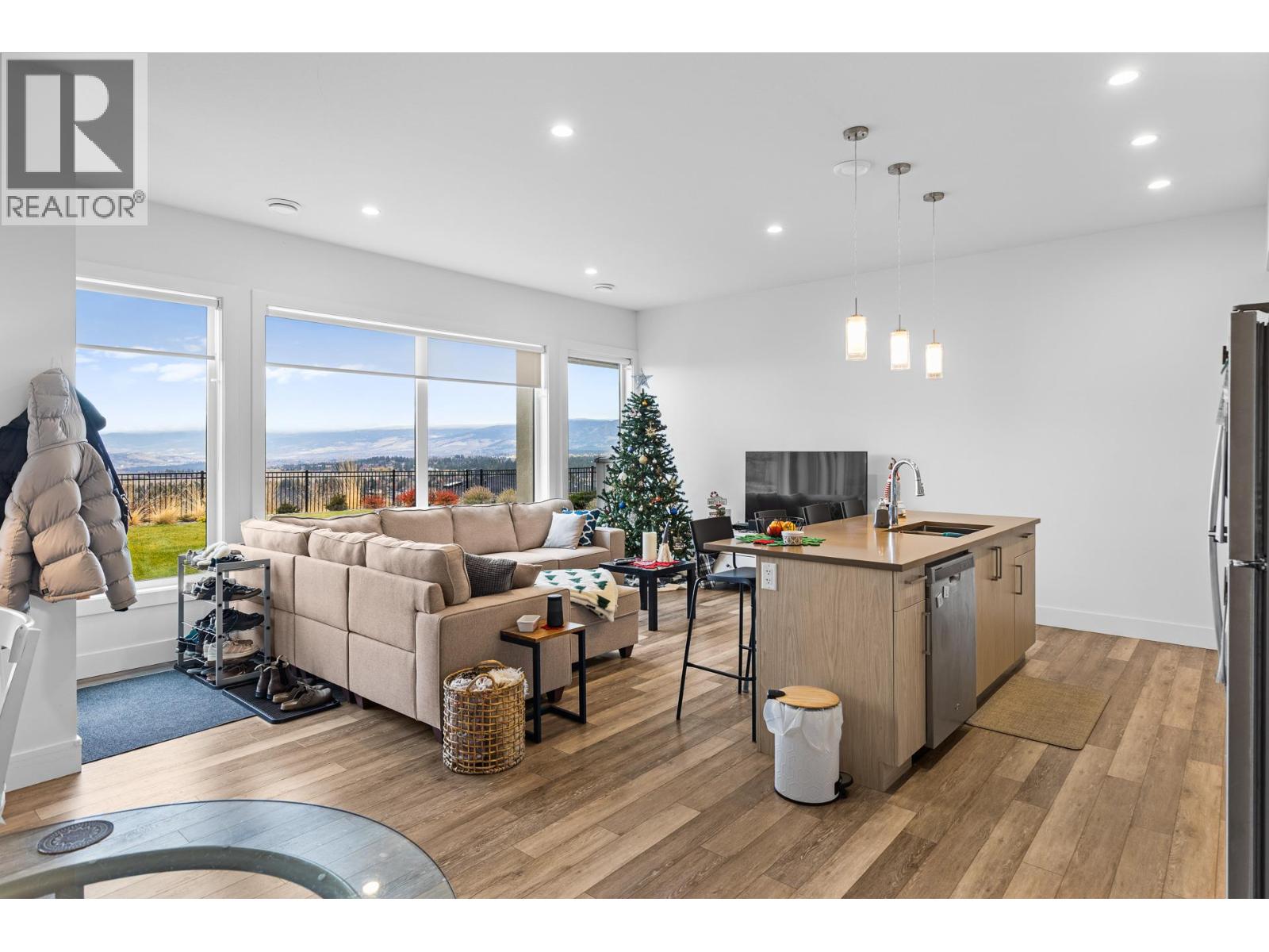  1068 Clarance Avenue, Kelowna