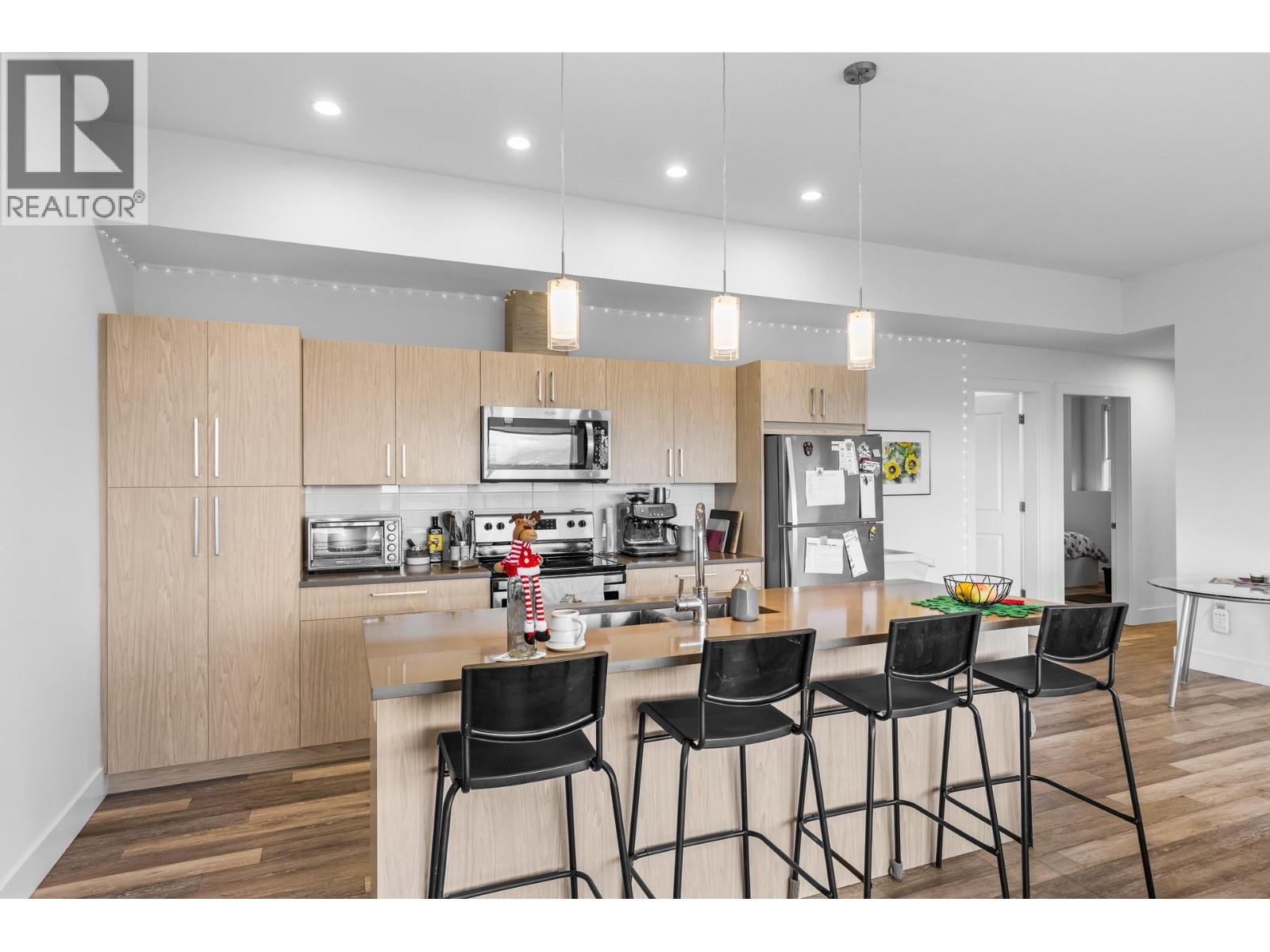  1068 Clarance Avenue, Kelowna