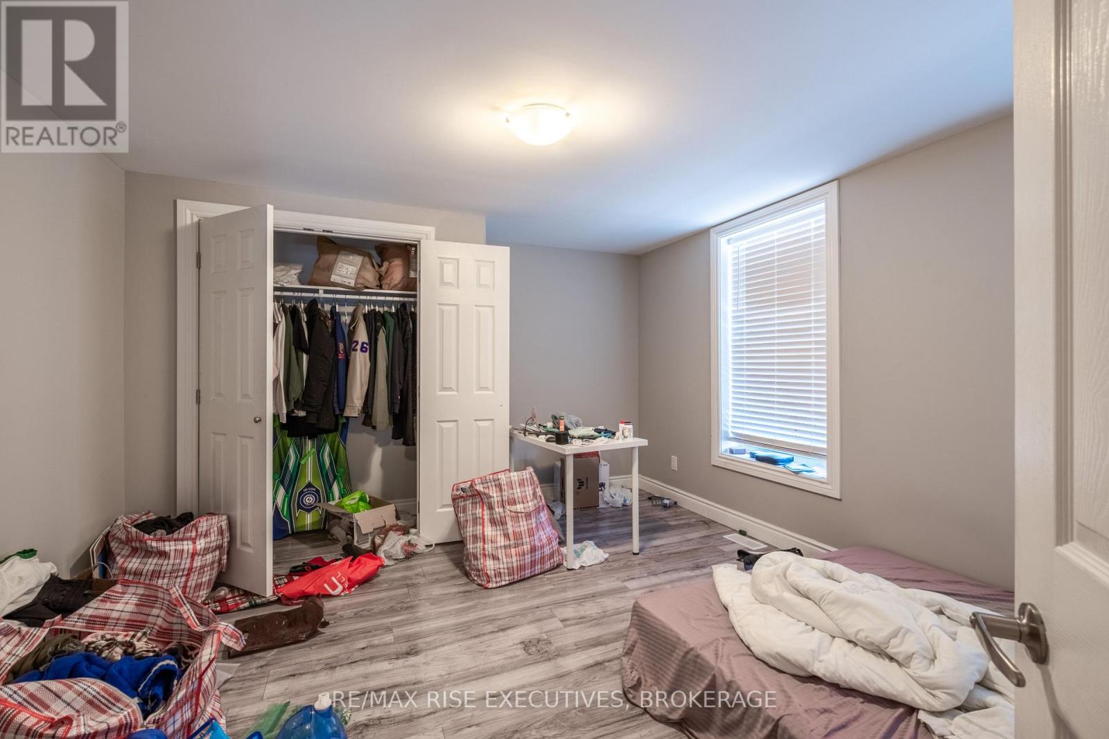 120 YONGE STREET — photo 39