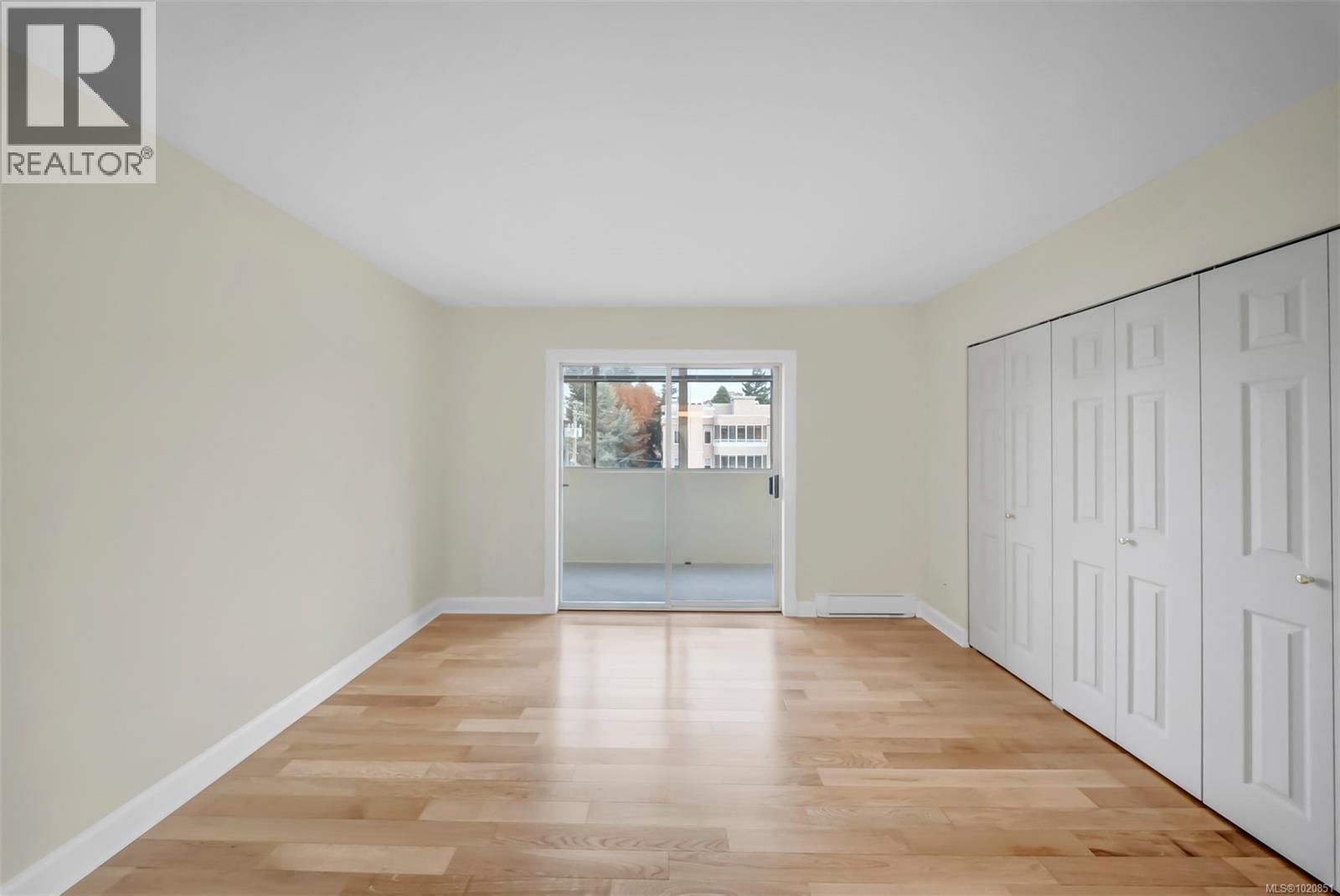 405 420 Linden Avenue, Victoria