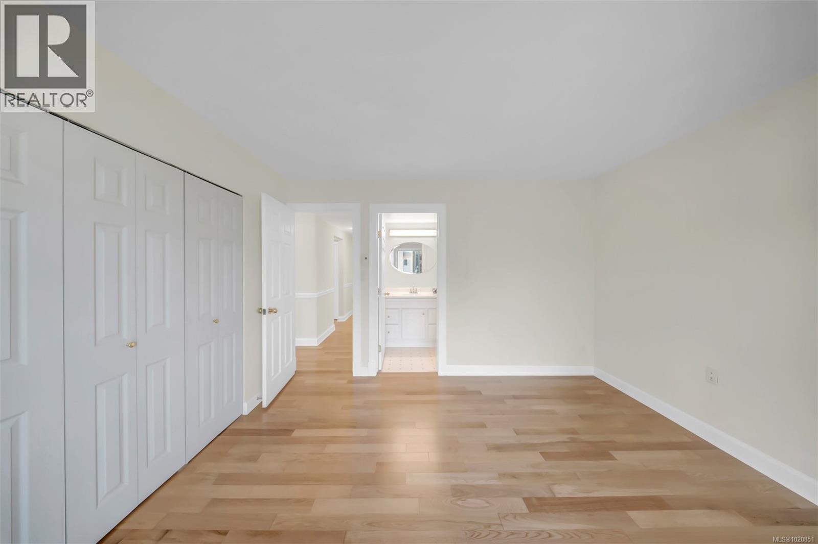 405 420 Linden Avenue, Victoria