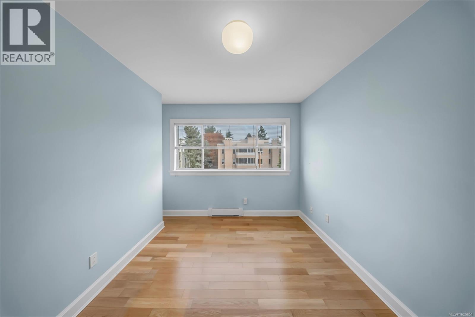 405 420 Linden Avenue, Victoria