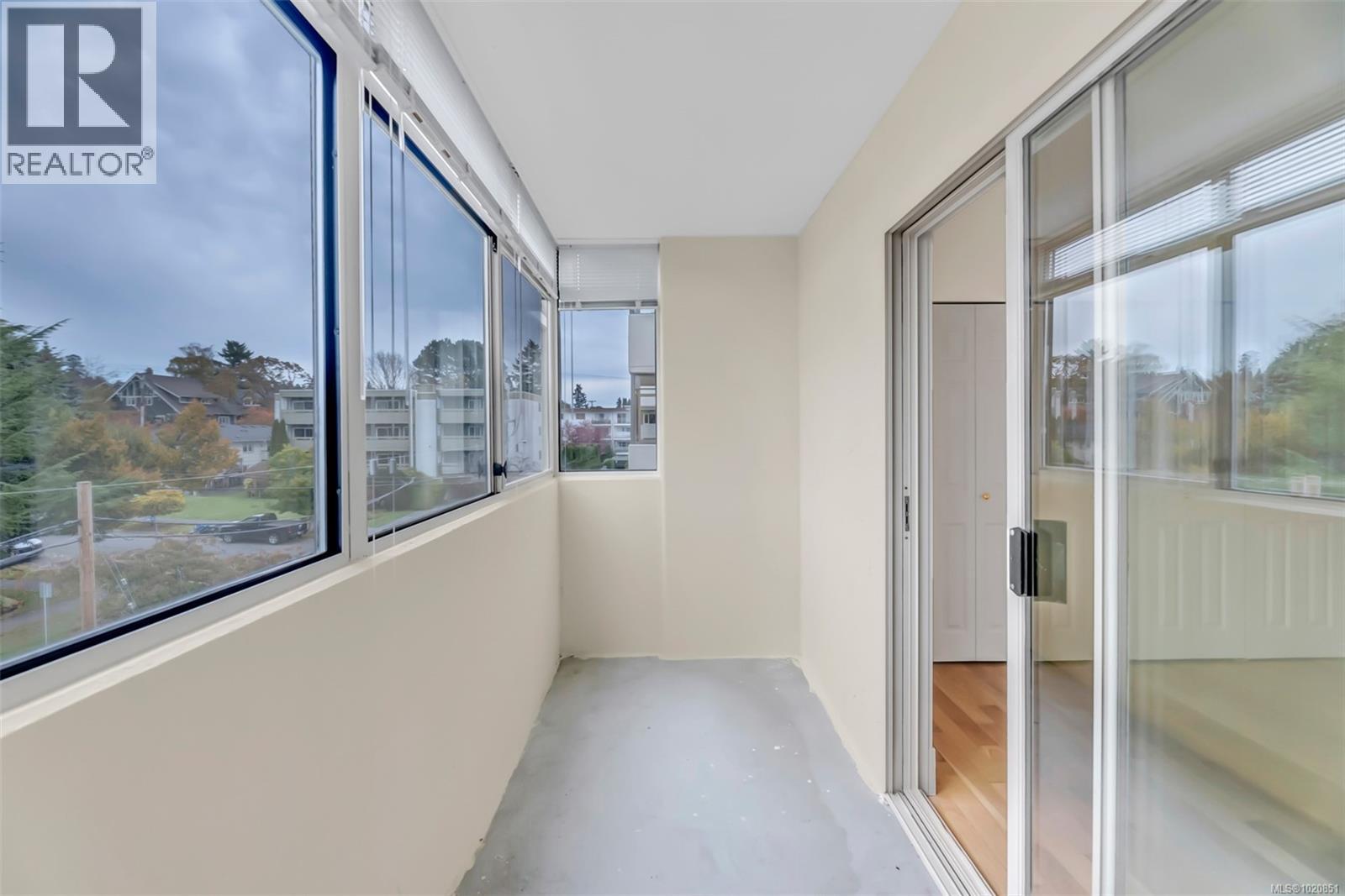 405 420 Linden Avenue, Victoria