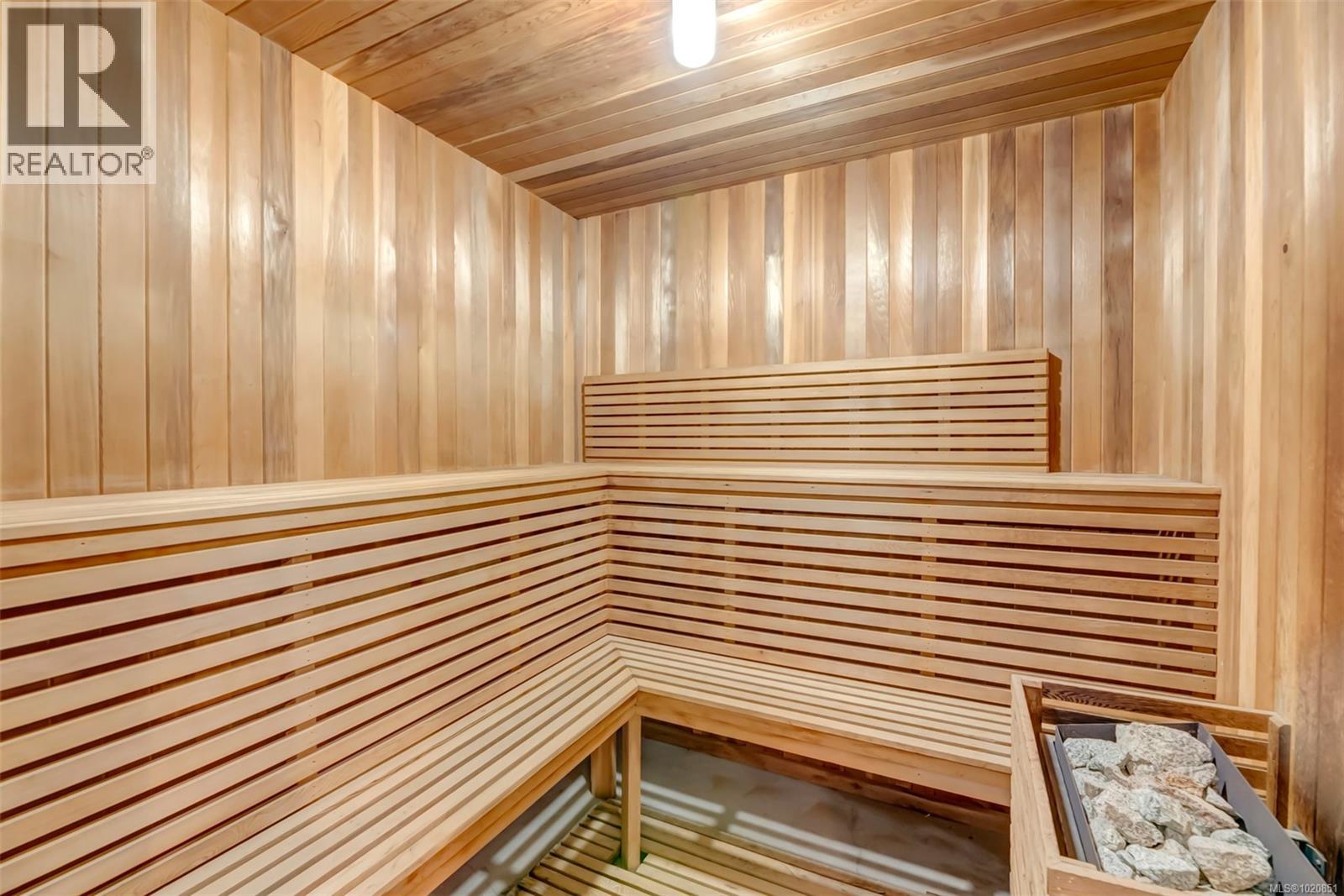 405 420 Linden Avenue, Victoria