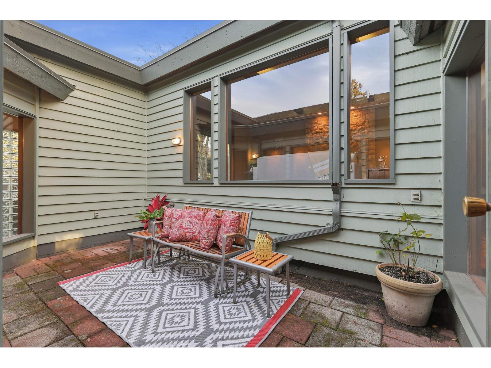 8953 NELSON View, Delta