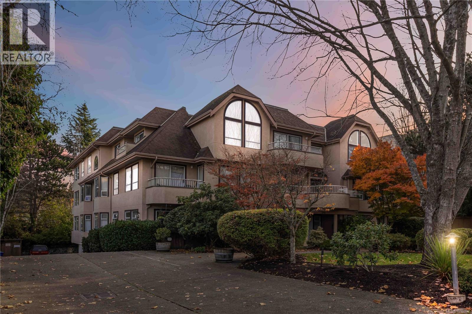 104 3263 Alder Street, Victoria